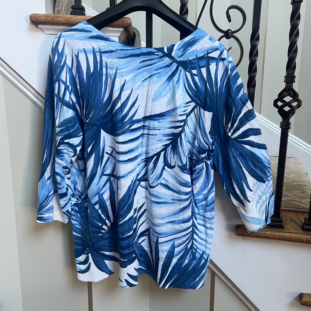 Talbots V-Neck Pullover Blue and White Watercolor Leaves Women's size 1X - Picture 3 of 6